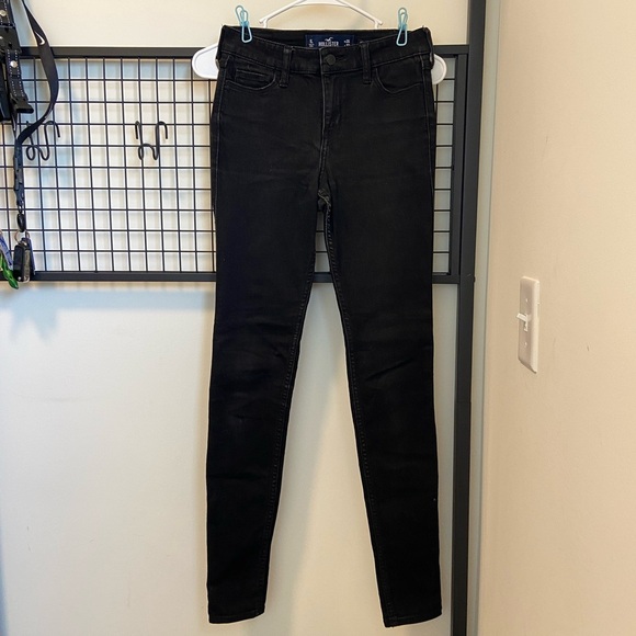 NWOT | Hollister women’s black mid rise super skinny‎ jeans — 25W 32L - Picture 1 of 7